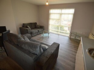 Flat to rent in Renolds House, Everard Street, Salford M5