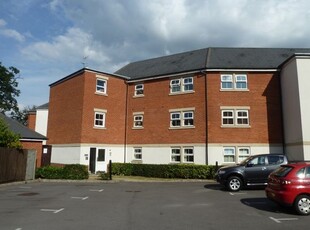 Flat to rent in Rossby, Reading RG2