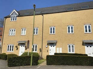 Flat to rent in Snowdonia Way, Stevenage SG1