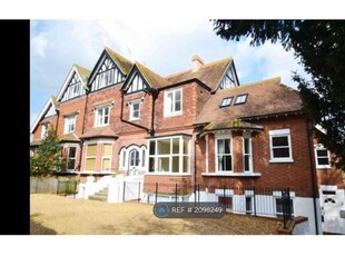 Flat to rent in The Goffs, Eastbourne BN21