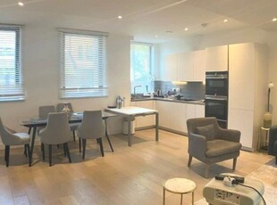 Flat to rent in Wentworth Street, London E1