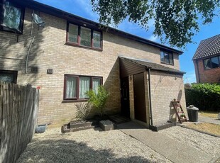 Maisonette to rent in Chinook, Highwoods, Colchester CO4