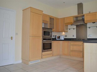 Property to rent in The Boulevard, Greenhithe DA9