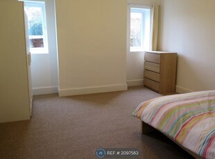 Room to rent in Barnwood Road, Gloucester GL2