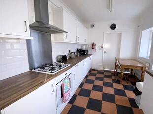 Room to rent in Gwyn Street, Treforest, Pontypridd CF37