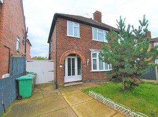 Semi-detached house to rent in Kingswood Road, Wollaton, Nottingham, Nottinghamshire NG8