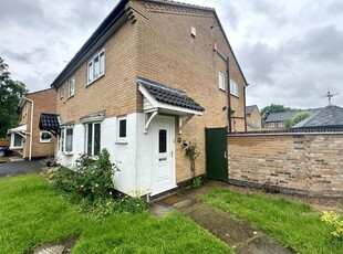 Semi-detached house to rent in Riverside Drive, Leicester LE2