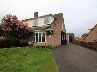 Semi-detached house to rent in Wigford Road, Dosthill, Tamworth B77