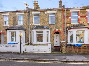 Terraced house to rent in Albany Road, Windsor SL4