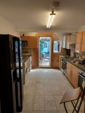 Terraced house to rent in Avondale Road, Turnpike Lane N15