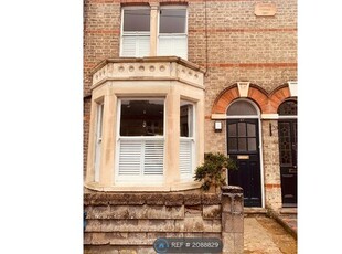 Terraced house to rent in Blinco Grove, Cambridge CB1