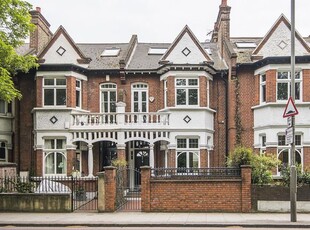 Terraced house to rent in Clapham Common West Side, London SW4