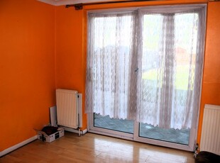 Terraced house to rent in Eastern Avenue, Ilford IG2