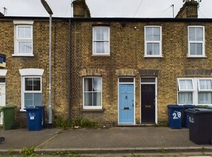 Terraced house to rent in Hope Street, Cambridge CB1