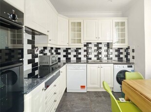 Terraced house to rent in Oakley Square, Camden NW1