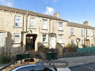 Terraced house to rent in Paley Terrace, Bradford BD4