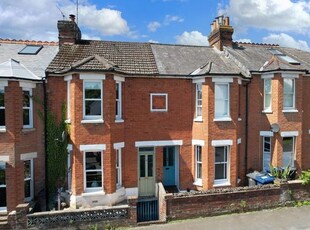 Terraced house to rent in Park Road, Farnham GU9