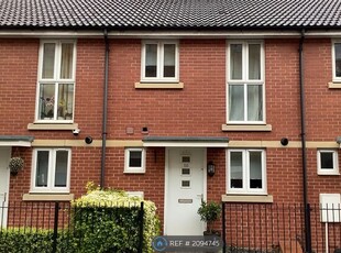 Terraced house to rent in Pasteur Drive, Swindon SN1