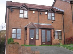 Terraced house to rent in Rubens Close, Gornal DY3