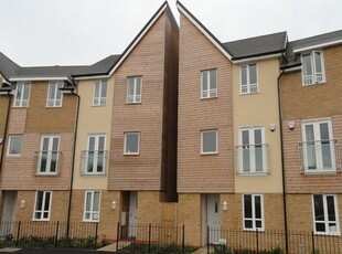 Town house to rent in Wenford, Broughton, Milton Keynes MK10