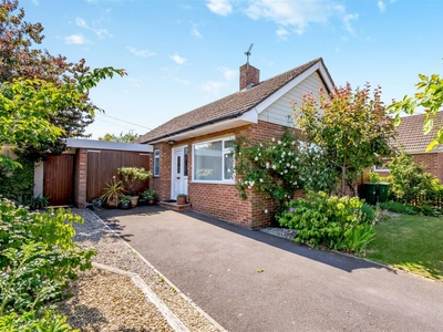 2 bedroom detached bungalow for sale in Fauchons Close, Bearsted, Maidstone, ME14
