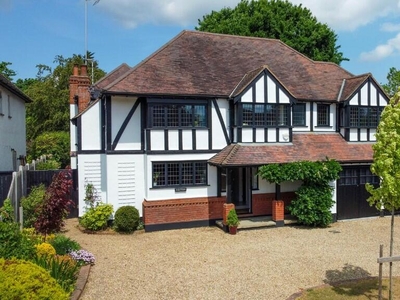 5 bedroom detached house for sale in Coombe Rise, Shenfield, Brentwood, Essex, CM15