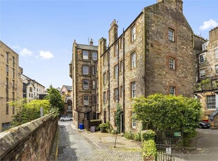 1 bed maindoor flat for sale in Old Town