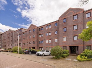 3 bed ground floor flat for sale in Orchard Brae
