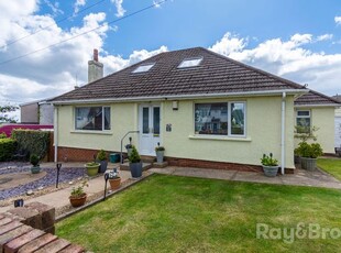 Bungalow for sale in Colcot Road, Barry CF62