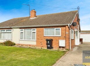 Bungalow to rent in Jaywick, Clacton-On-Sea CO15