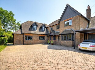 Detached House for sale with 5 bedrooms, High Drive, Woldingham | Fine & Country