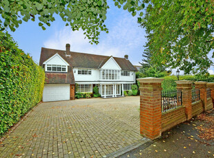 Detached House for sale with 6 bedrooms, St Johns Road, Loughton | Fine & Country