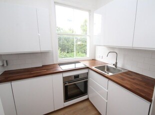 Flat to rent in 31 Canning Road, Croydon CR0