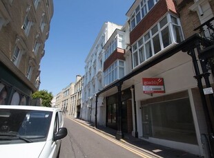 Flat to rent in Albert Road, Bournemouth BH1