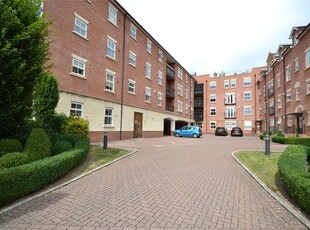 Flat to rent in Armstrong Drive, Worcester WR1