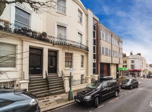 Flat to rent in Brunswick Road, Hove, East Sussex BN3