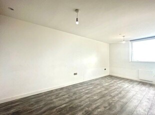 Flat to rent in Coventry Road, Birmingham B25