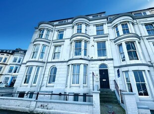 Flat to rent in Queens Parade, Scarborough YO12