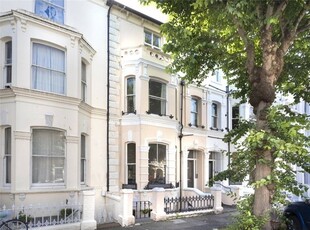Flat to rent in Tisbury Road, Hove, East Sussex BN3