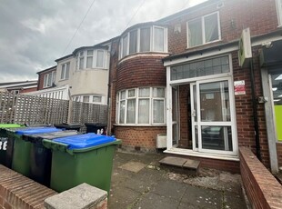 Flat to rent in Victoria Park Road, Smethwick B66