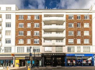 Flat to rent in Western Road, Brighton BN1