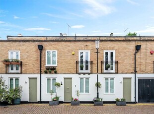 Property to rent in Royal Crescent Mews, Holland Park W11