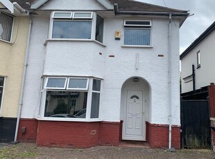 Semi-detached house to rent in Charlotte Street, Leamington Spa CV31