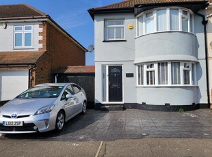 Semi-detached house to rent in Gipsy Road, Welling DA16