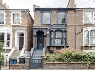 Terraced house to rent in Albion Road, North, London N16