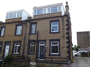 Terraced house to rent in Brunswick Place, Morley, Leeds LS27