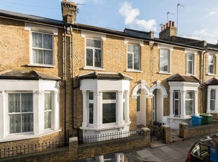 Terraced house to rent in Furley Road, London SE15