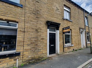 Terraced house to rent in Howard Street, Halifax, West Yorkshire HX1