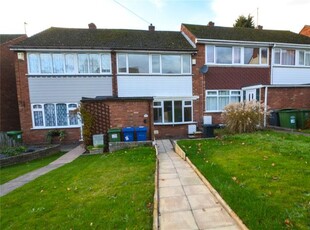 Terraced house to rent in Mount Pleasant, Tamworth, Staffordshire B77