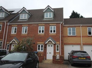 Town house to rent in Cobb Close, Hillfields, Coventry CV2